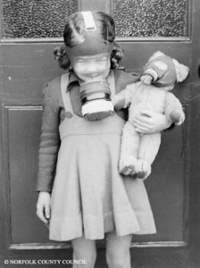 Judy_Swain,_in_gas_mask1_s